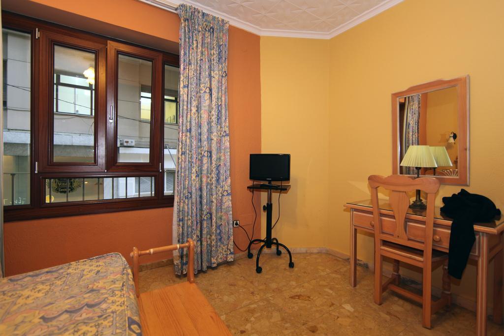 Hostal Victoria Малага Номер фото